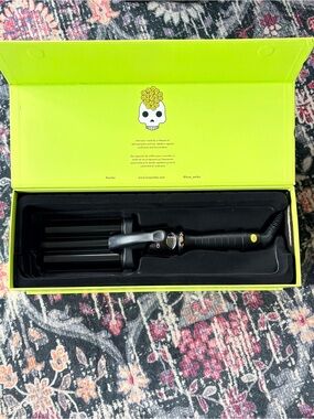 Amika High Tide Deep Waver- NEW